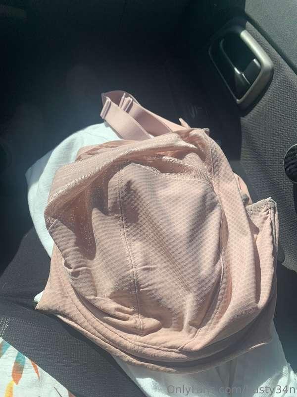 This bra was killing me on the ride home had to remove it 😅 ..