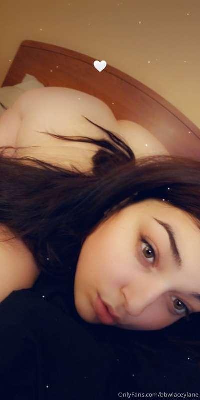 Bend my huge ass over? 😍😏