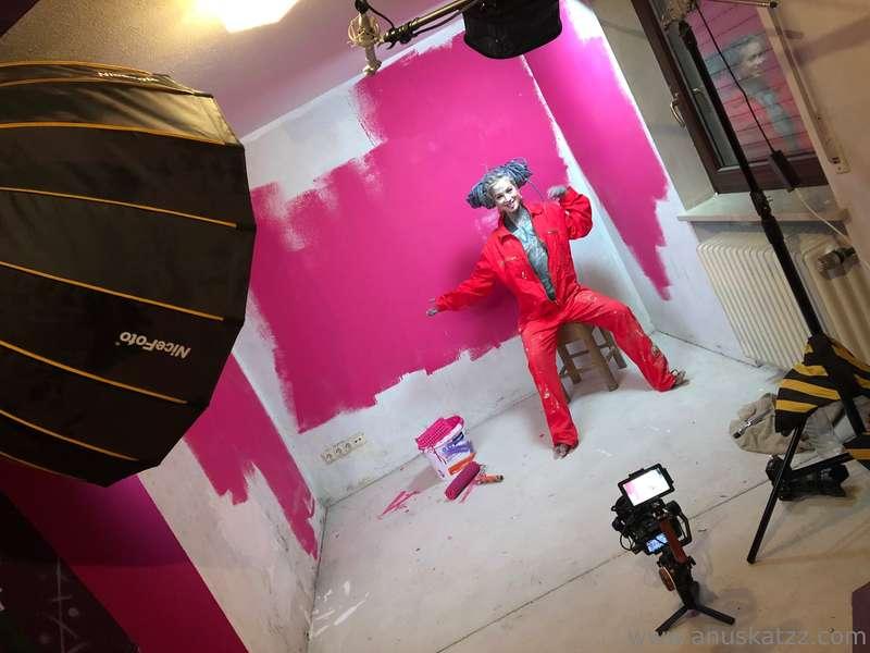 3 ... 2 ... 1 GO ! Love to film some naughty content - do yo..