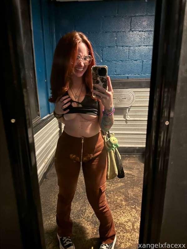 i cant help but takes nudes in bar bathrooms when im drunk! 