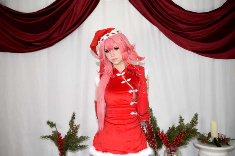 Santa Yae Miko Cosplay