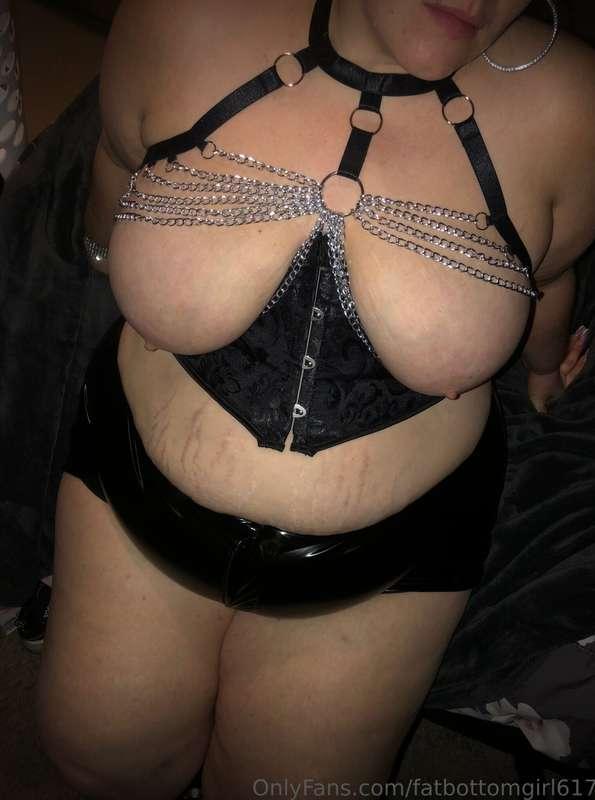 Come see how wet you can get my pussy. I love to pleasure my..