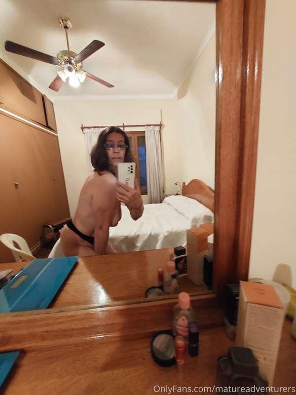 Starting Thursday having fun in front of the mirror and hopi..