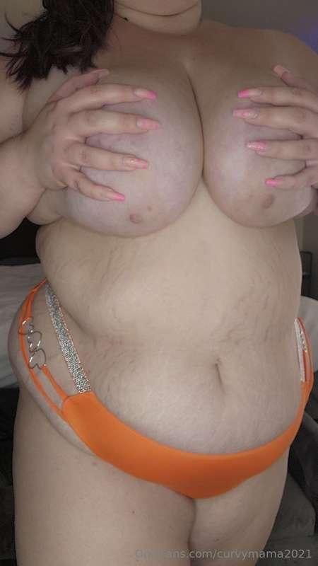 Thighs that’ll trap you, hips that drive you wild 😈And a mou..