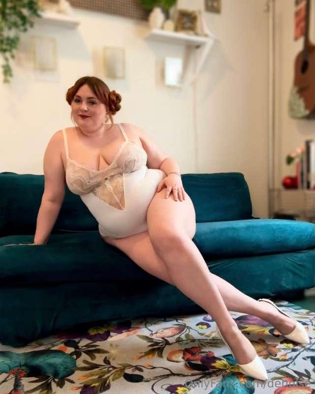 Just Princess Leia-in’ around 🌌🪐

May the Force be with you ..