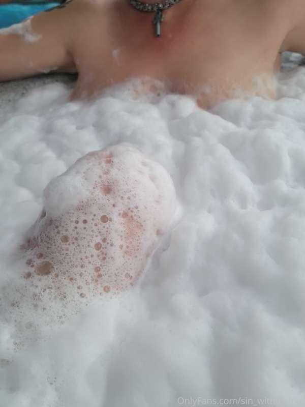 Foamy fun in the hot tub! Don't forget to comment and like s..