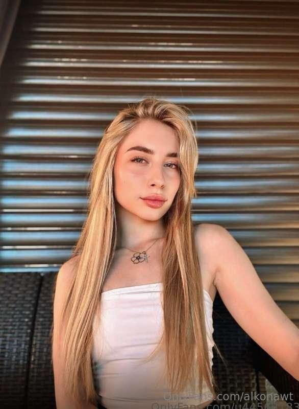 🌺 FREE SUBSCRIPTION 🌺Slutty slut @annika_nika😈 loves to get ..