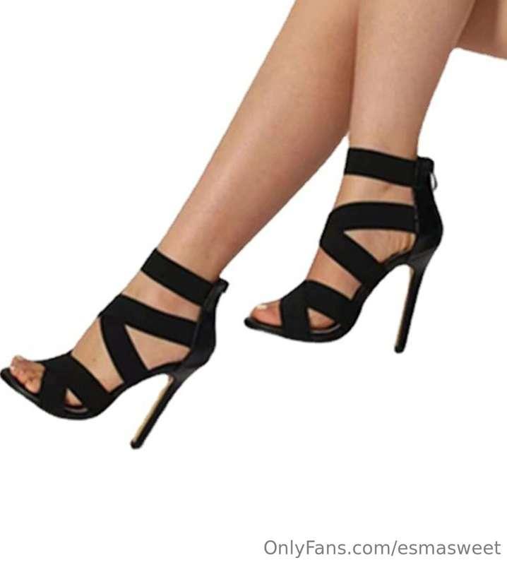 Mi vuoi vedere indossare queste scarpe? 😏😈🎁⬇️