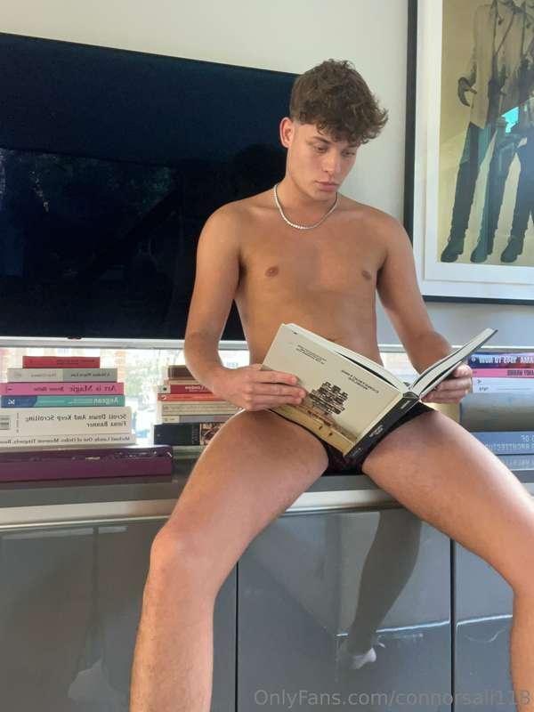 Let me read you a bedtime storyy 😏 then I’ll fill you up bef..