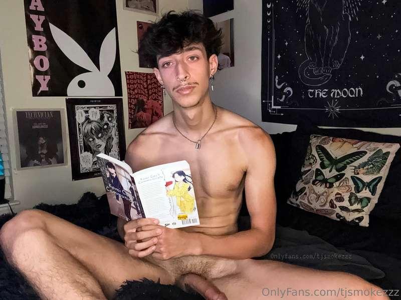 Been reading before bed but I’d rather breed you before bed ..