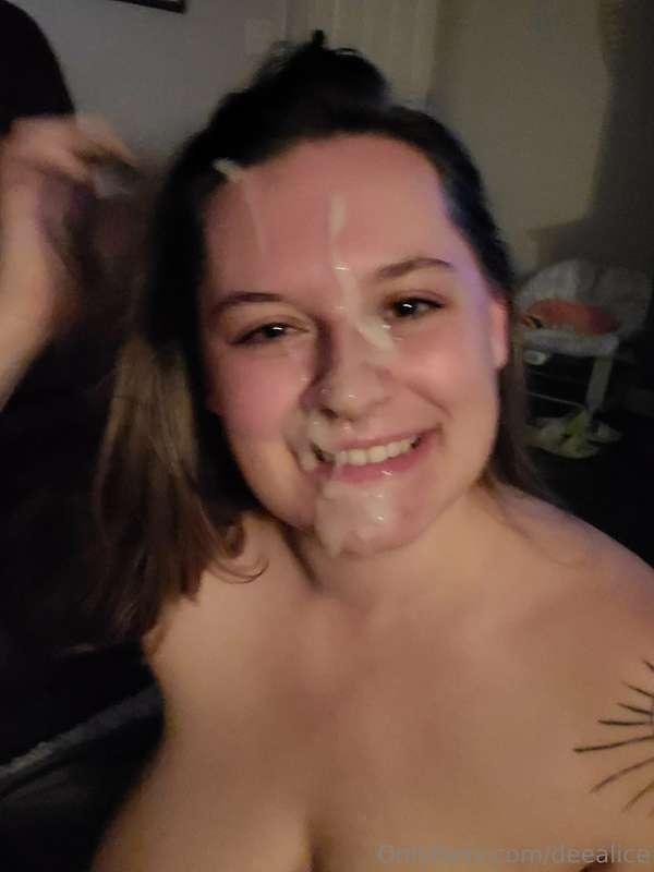 Happy Facial Friday! 💦😁 A facial this good is hard to cum by..