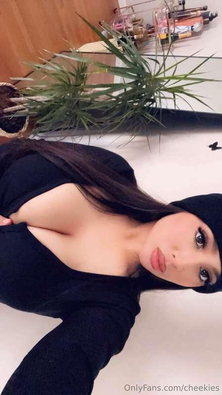 Happy monday babe