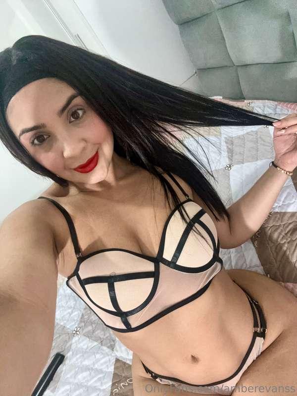 Shouldn’t I be taking this off right now?😉💕🎀