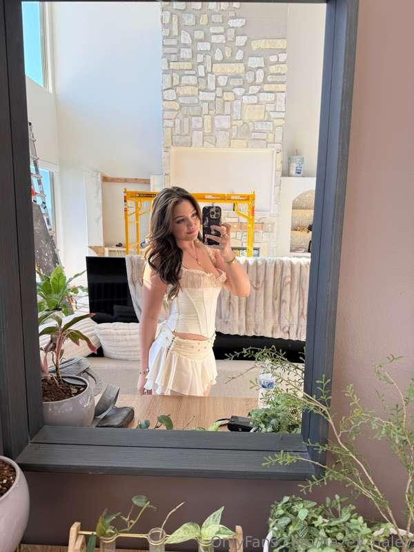 do u like my outfit today? 😚💕
