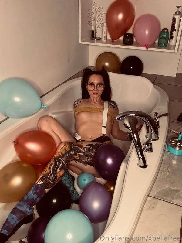 Would you **get** in with me ? 😍