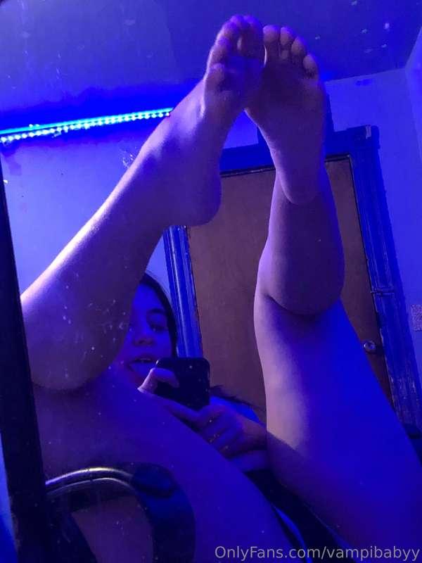 I HAVE A MIRROR!!!
