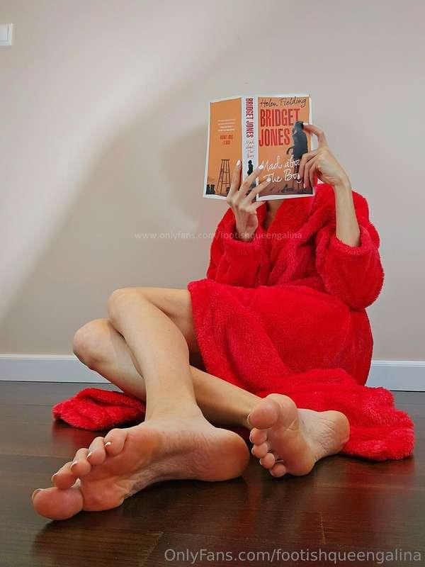 Wanna massage them while I enjoy my book? ;)