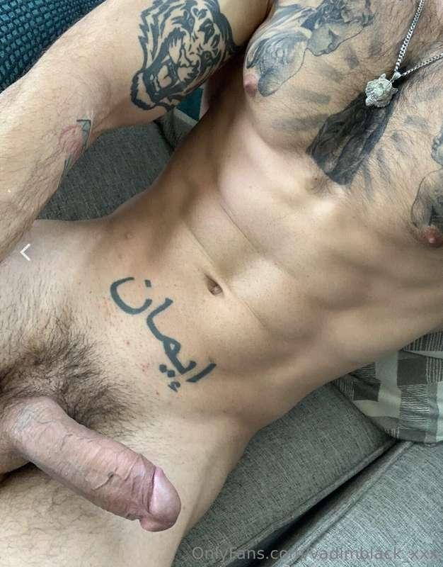 Lick and taste me. I want my full cock inside your mouth. 😈🍆..