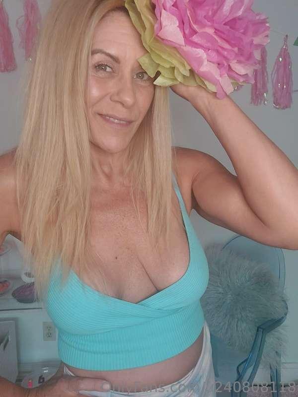 My body looks so curvy and sexy. my skin is so smooth and so..
