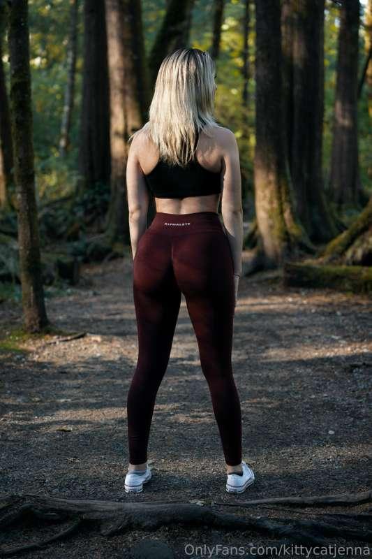 Hiking photoshoot early access pics! <3