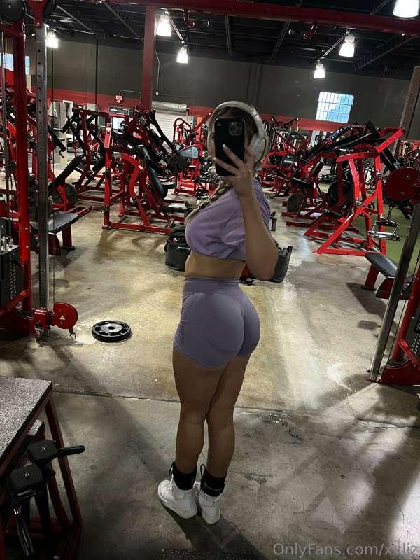 Booty pump👅🍑