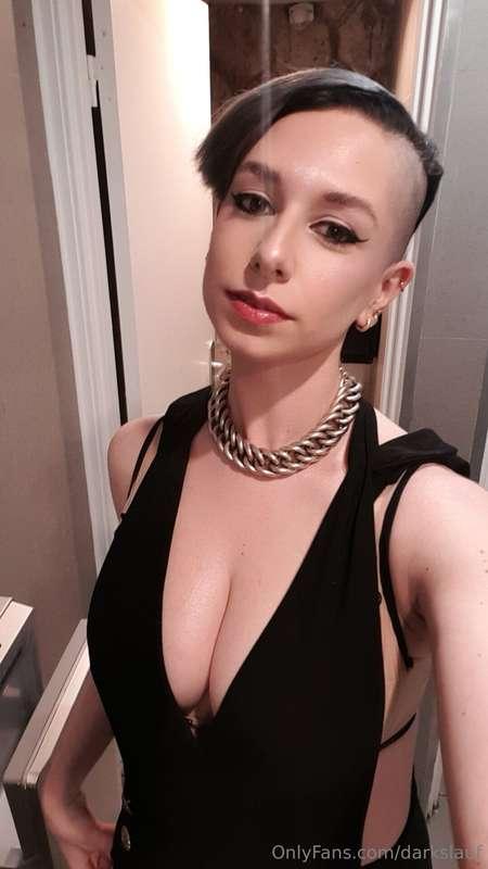 607 follows here! When I reach 666 should I do a free sexy d..