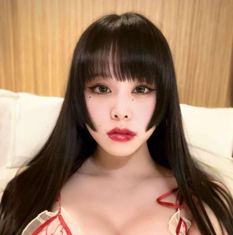 herluckyfan image #2