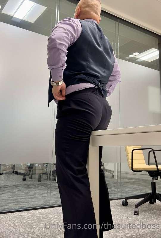 thesuitedboss image #2