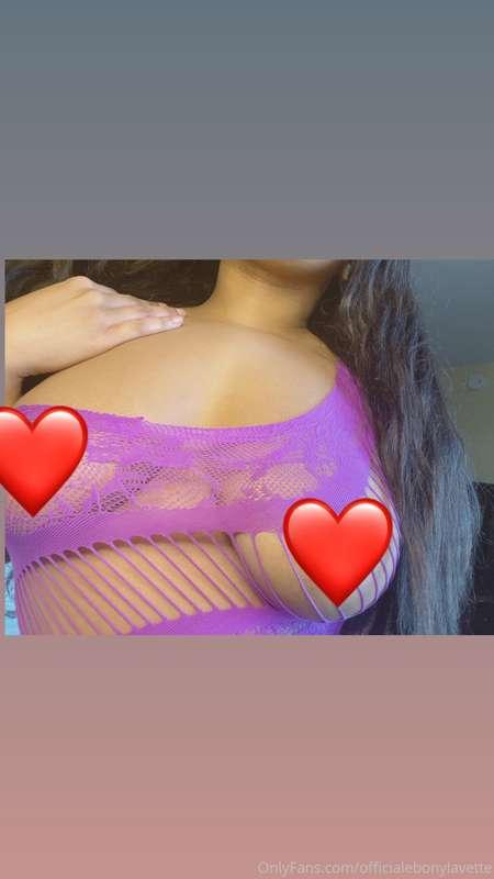 New topless set. Unlock to see how hard my nipples are for y..