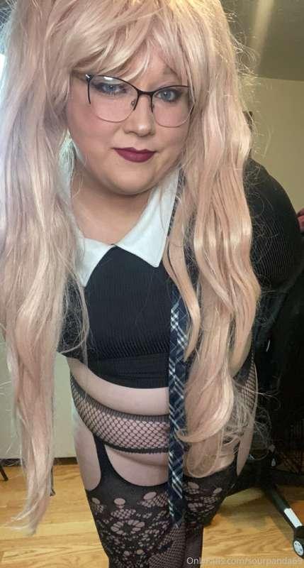 Going on chaturbate… help me take my clothes off ❤️