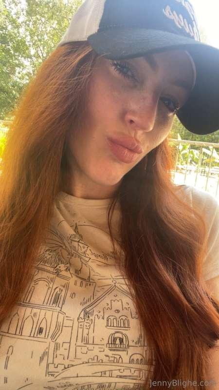 Just one kiss and you’ll be head over heels for me 💋