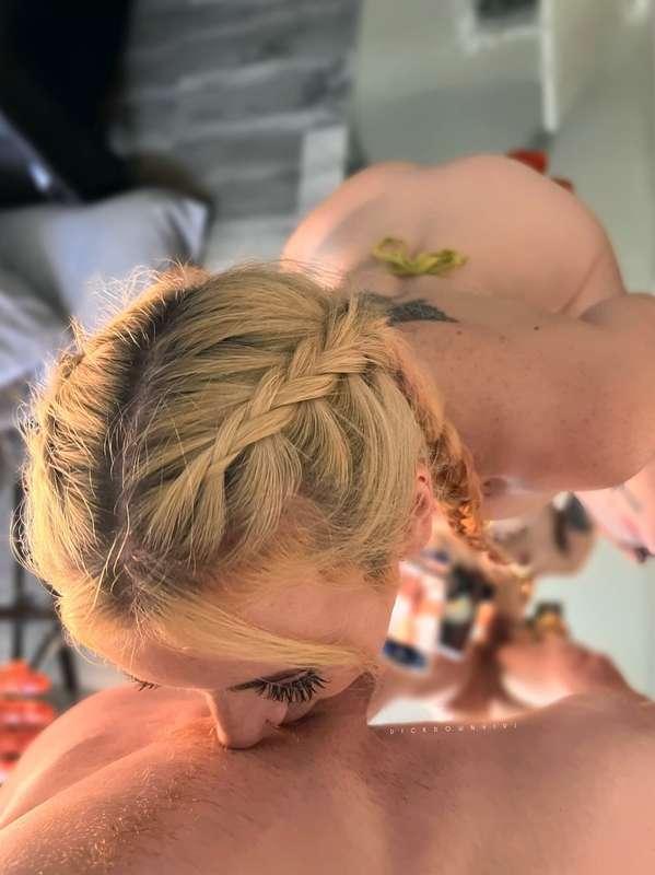 dickdownvivi image #0