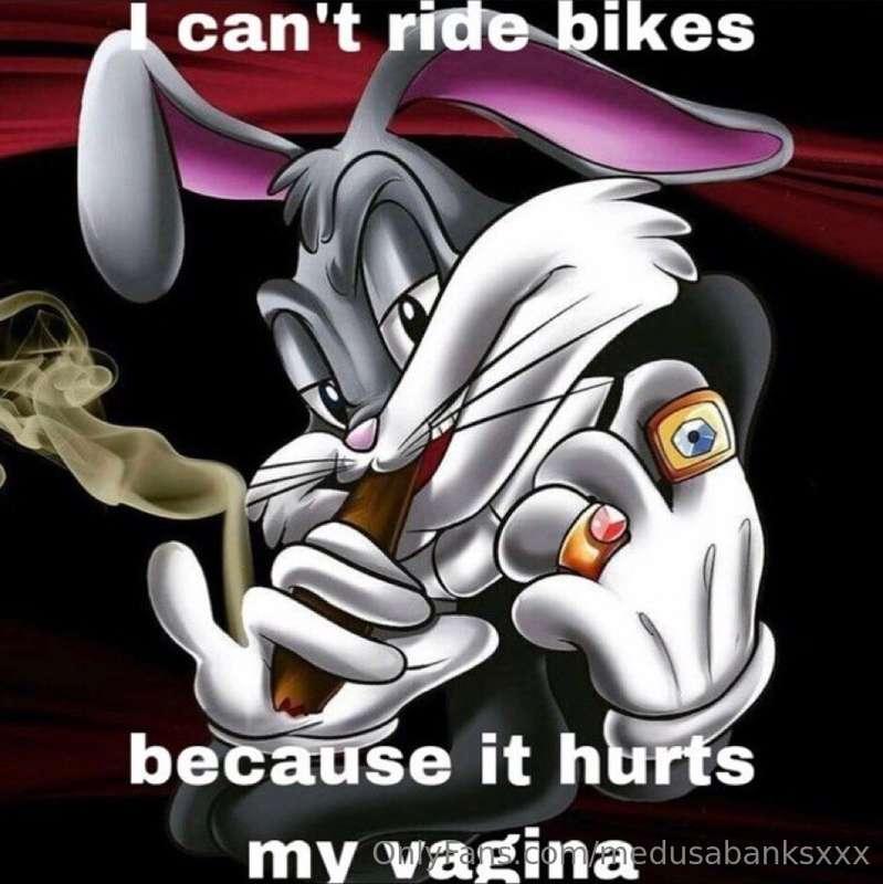 it sure does.. my fat lips can't protect it 😔