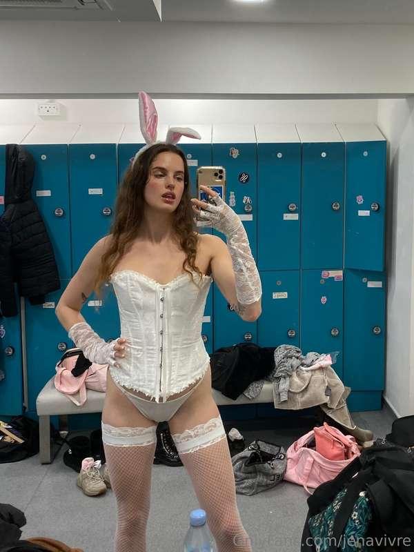 Do you like my outfit? 🥰