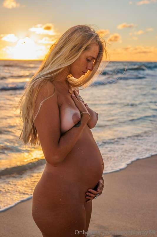 BRAND NEW PREGNANT PICS just sent to your dms!!! ur gonna lo..