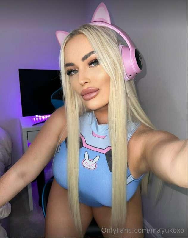 OMG she’s just set her PREMIUM page free for the next 24hrs🥵..