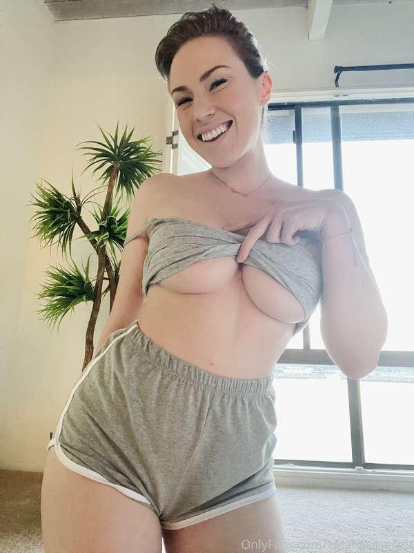 Happy Saturday! 🌞  Three Airbnb’s, countless shoots. So much..