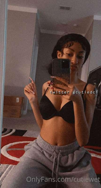 multiple selfies • naked nude • blowjob 😊