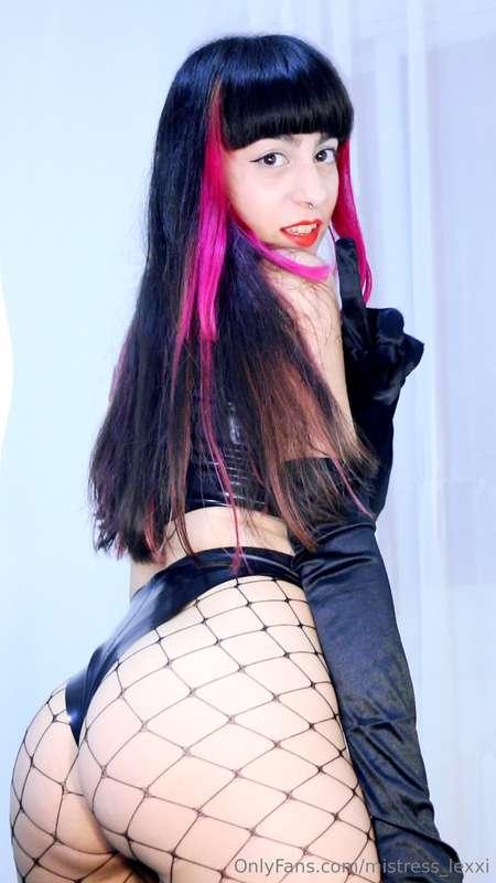 SPECIAL XMAS SALE!Are you ready to experience true submissio..