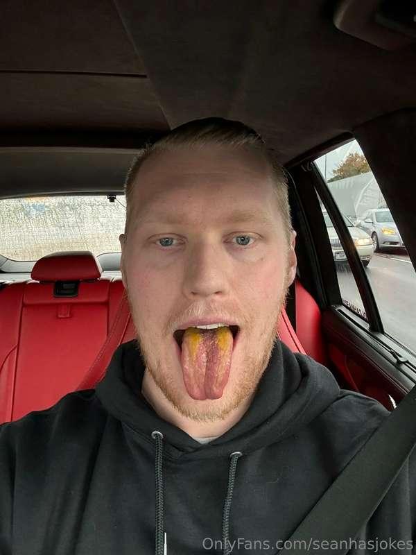 My Tongue is huge😜👅! I ate some turmeric vitamins before thi..