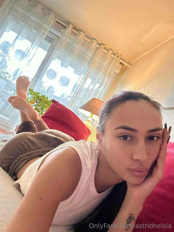 Je m'ennuie aujourd'hui.. Viens me parler!💦💦
