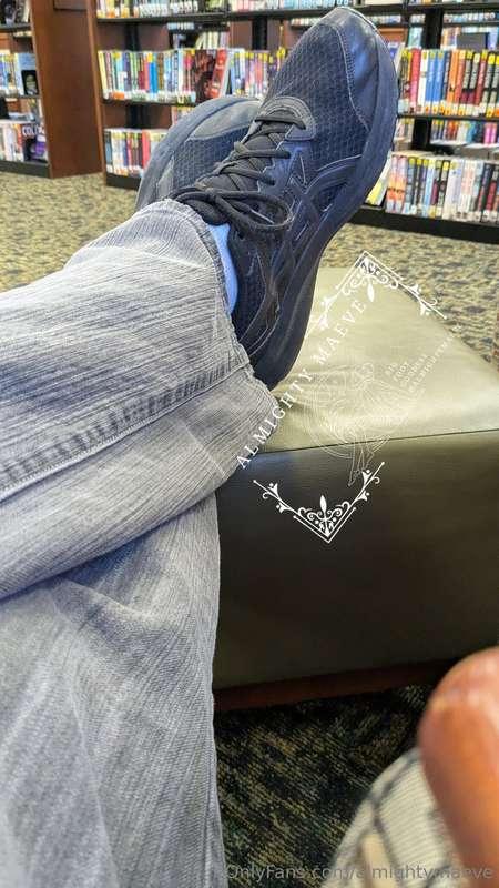 Sporting My old asics at the library 📚