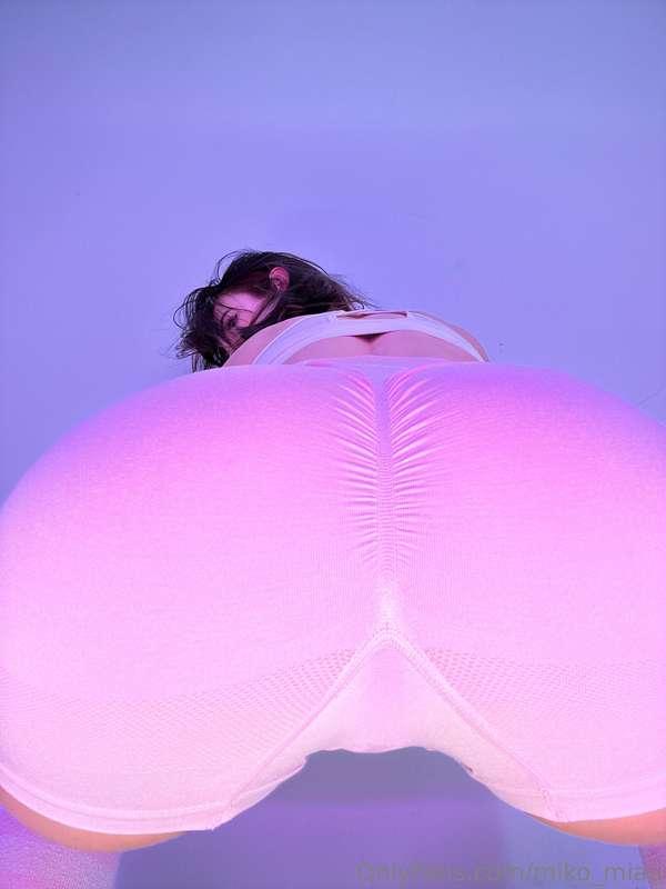 POV: I'm doing squats above your face.Have a nice weekend,Mi..