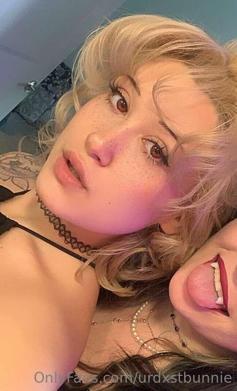 going LIVE on twitch!!! twitch.tv/TableTopThots stream Vampi..