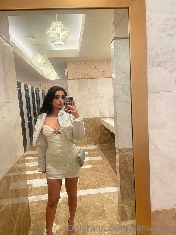 Your favorite pornstar 😋 Serving looks👅