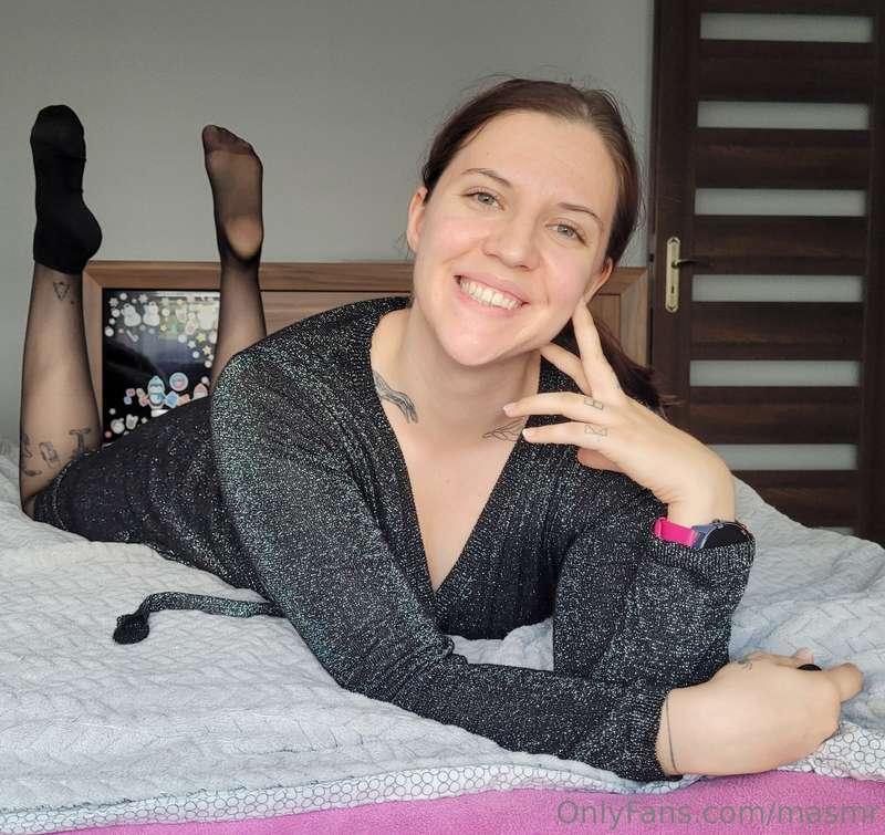 Black reinforced stockings and black ankle sock.