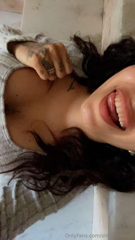 what kind of underwear do you like to see on a woman?🥰
