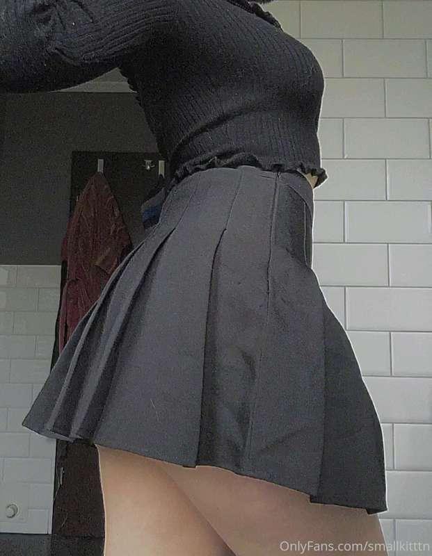 Black skirts are best friends nyou~