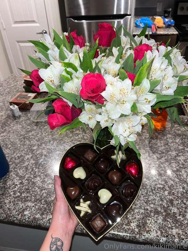 Feeling loved with these flowers & chocolates 🥲🥰