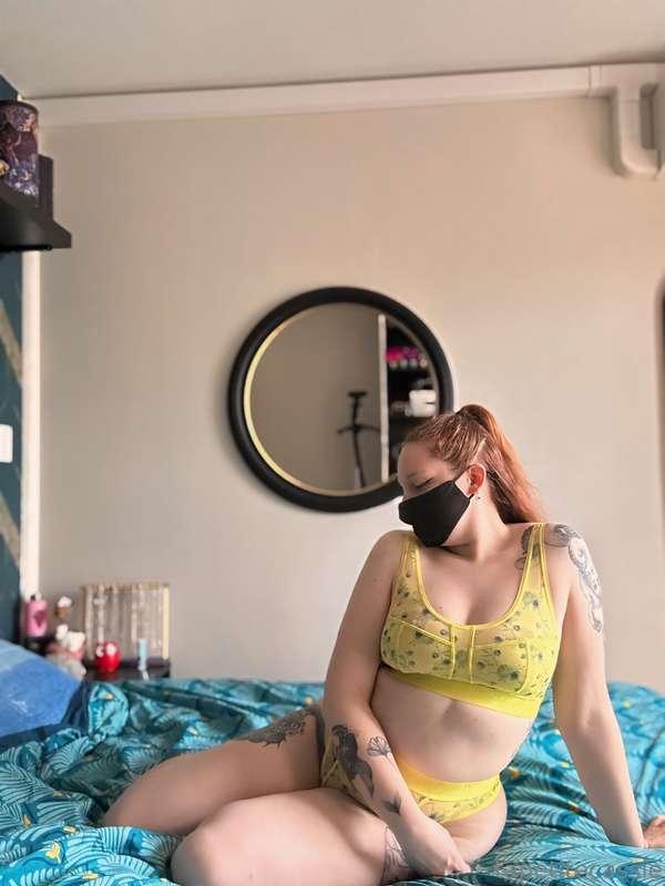 ## Daily explicit content on @tapetitecassie 💕🌿